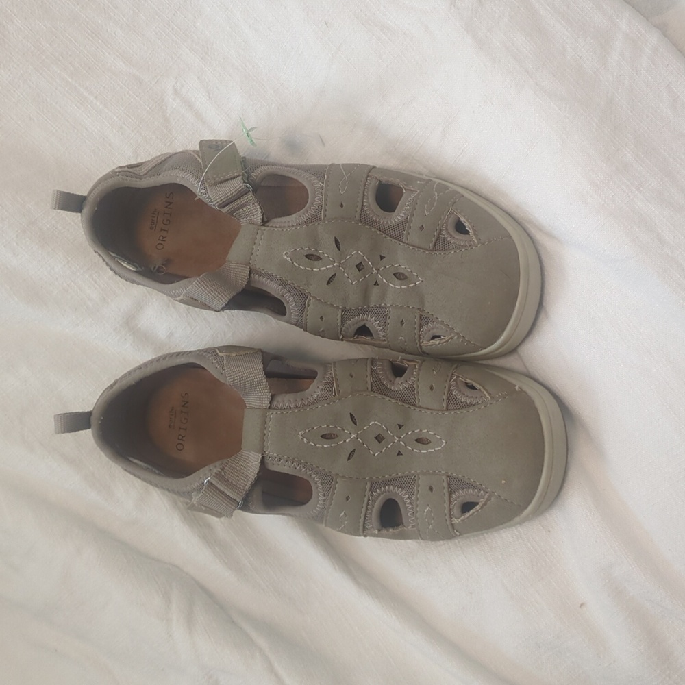 Earth Origins Elijah Fisherman Sandals NWOT Khaki Nubuck Suede PowerPath Comfort